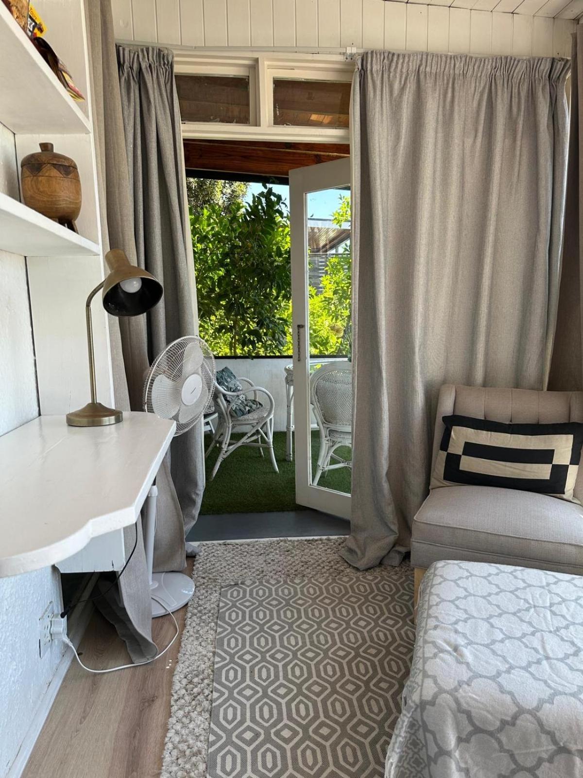 Independent Quaint Flat, Close To Beach كيب تاون المظهر الخارجي الصورة
